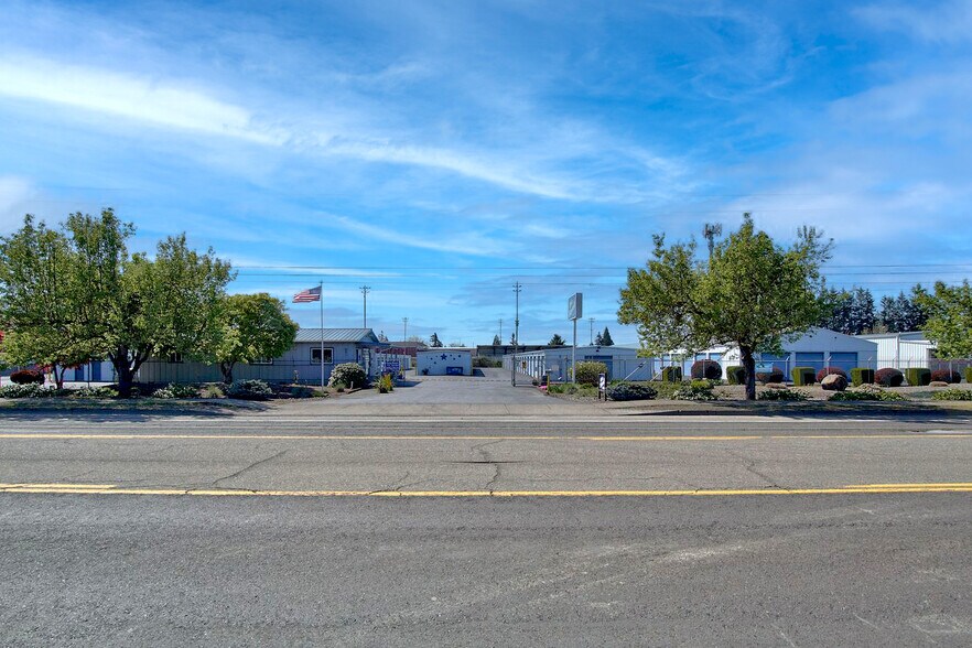 More Photos Of 931 N 1st St, Silverton Self Storage For Sale