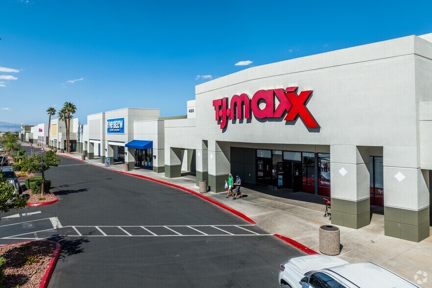 More Photos Of 480-580 N Stephanie St, Henderson Storefront For Lease
