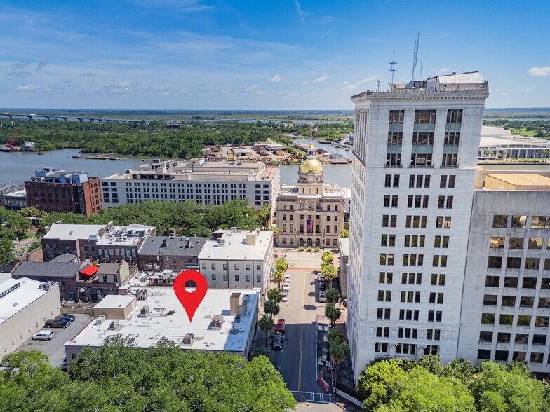 More Photos Of 15 Bull St, Savannah Storefront Retail Office For Lease