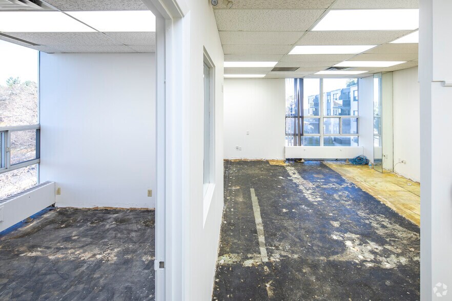 More Photos Of 2171 Avenue Rd, Toronto Office For Lease