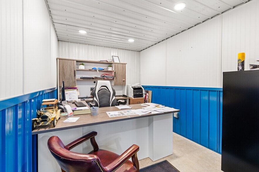 More Photos Of 30387 Cedar Neck Rd, Ocean View Flex For Sale