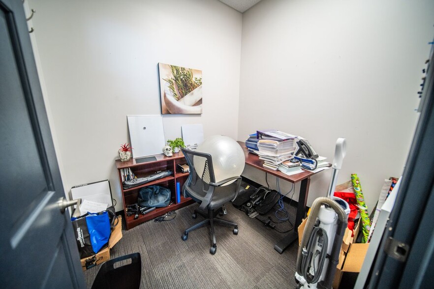 More Photos Of 3625 10th Ln NW, Rochester Office For Sale