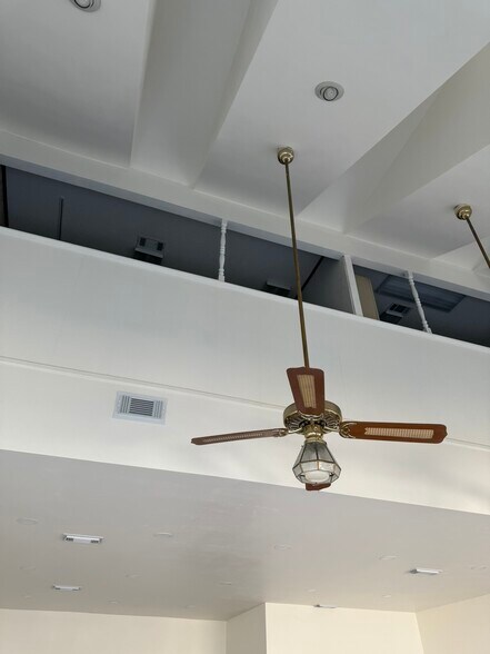 More Photos Of 4601 S Sherwood Forest Blvd, Baton Rouge Storefront Retail Office For Sale