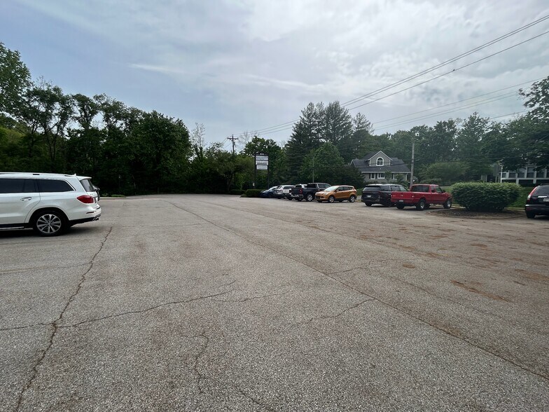 More Photos Of 614 Wooster Pike, Terrace Park Storefront Retail Office For Lease
