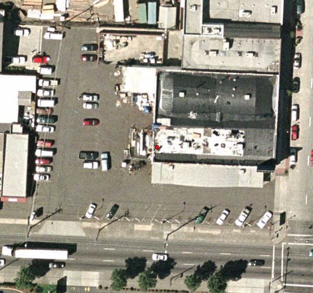 More Photos Of 175 SE Baseline St, Hillsboro Showroom For Sale