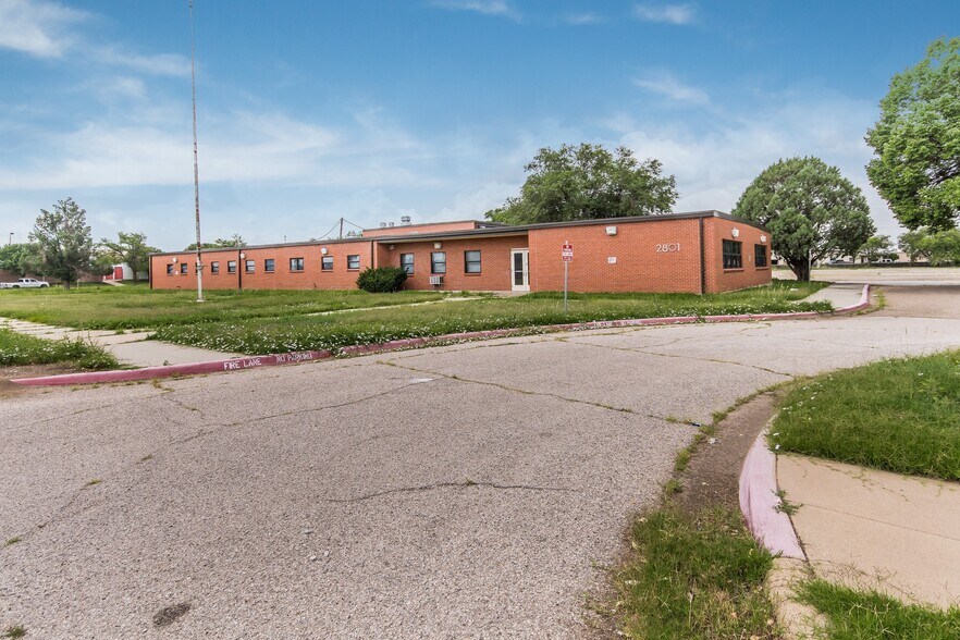 Primary Photo Of 2801 Duniven Cir, Amarillo Light Distribution For Lease