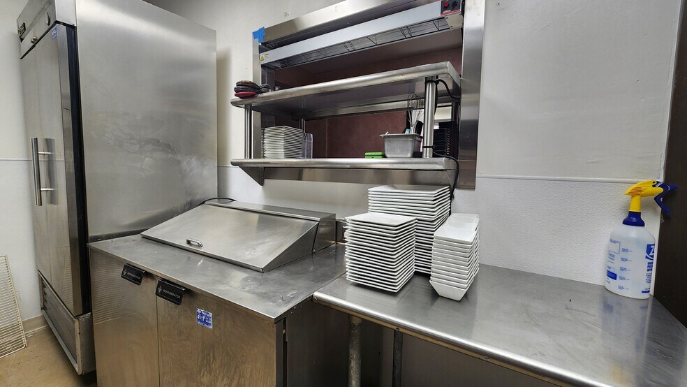 More Photos Of 204 S Coeur D Alene Ave, Harrison Restaurant For Sale