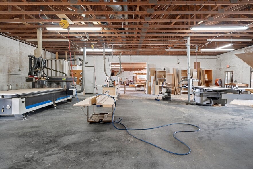 More Photos Of 9926 Denton Ave, Hudson Warehouse For Lease