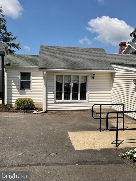 More Photos Of 300 Spruce St, Doylestown Office For Sale