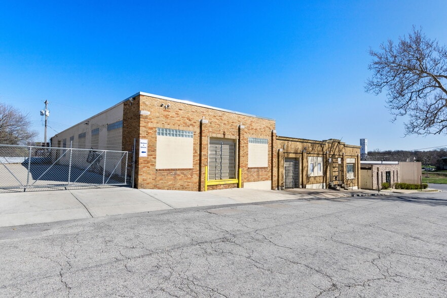 More Photos Of 1425 Agnes Ave, Kansas City Warehouse For Sale