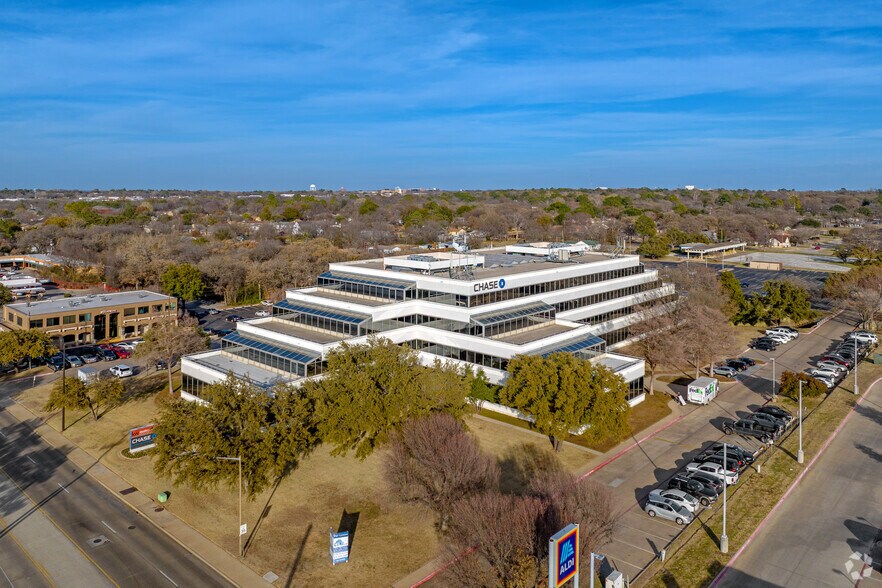 More Photos Of 1301 S Bowen Rd, Arlington Coworking Space