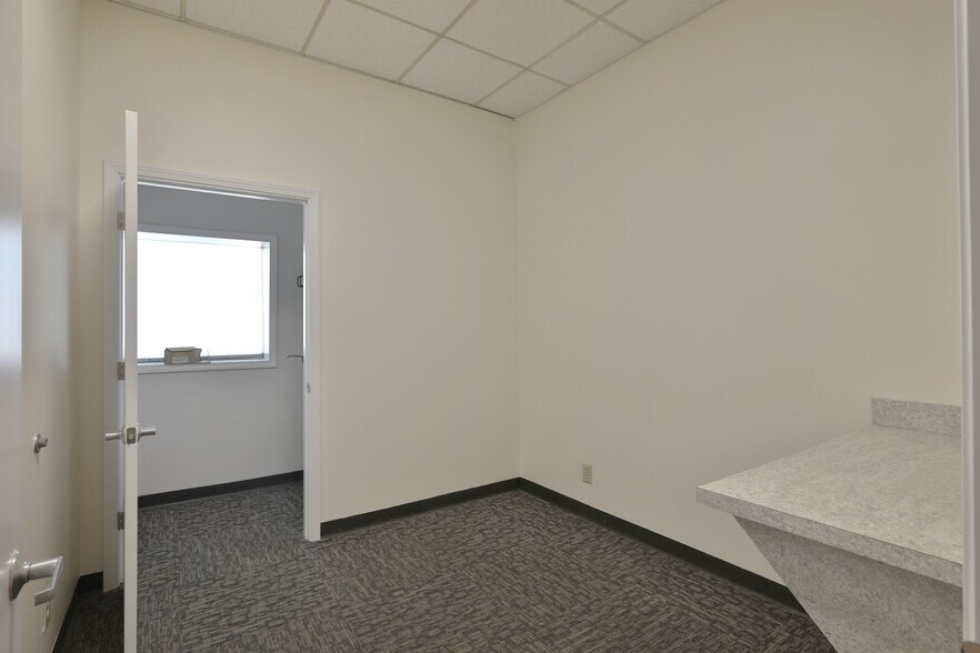 More Photos Of 1600 Sheridan Dr, Lancaster Medical For Sale