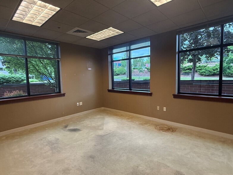 More Photos Of 2273 NW Professional Dr, Corvallis Office For Lease