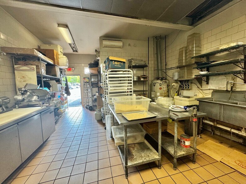 More Photos Of 32-38 Atlantic Ave, Lynbrook Office For Sale