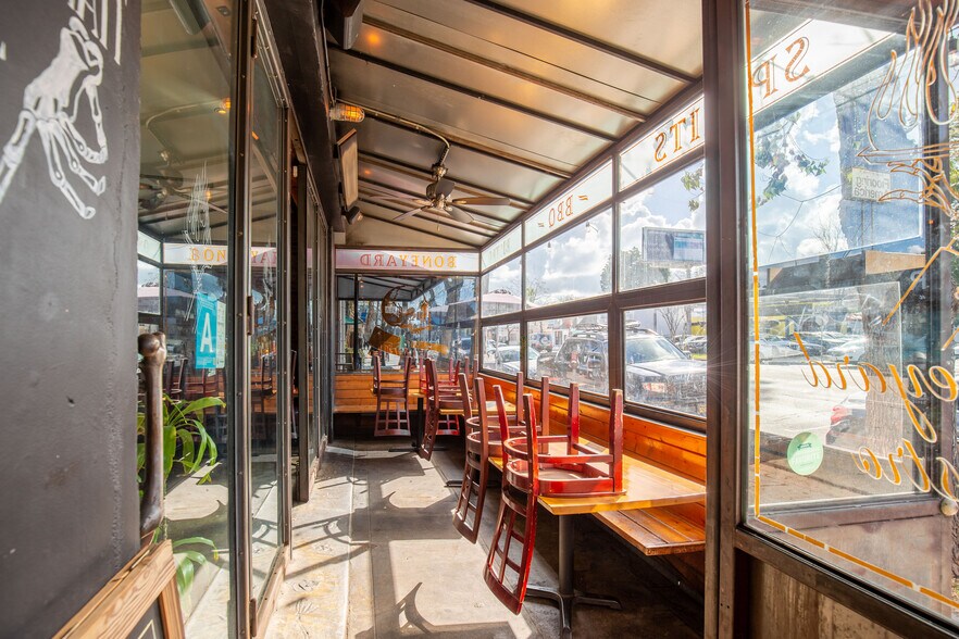 More Photos Of 13539 Ventura Blvd, Sherman Oaks Freestanding For Lease