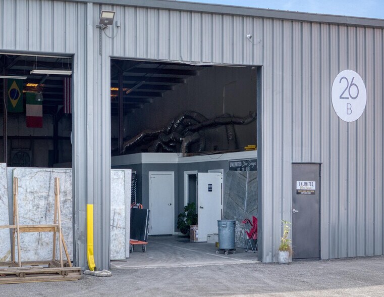 More Photos Of 26-32 Kent Ave, Orlando Warehouse For Lease