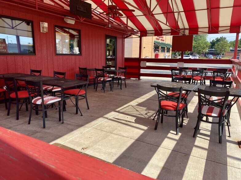 More Photos Of 720 S Main St, Adrian Restaurant For Sale