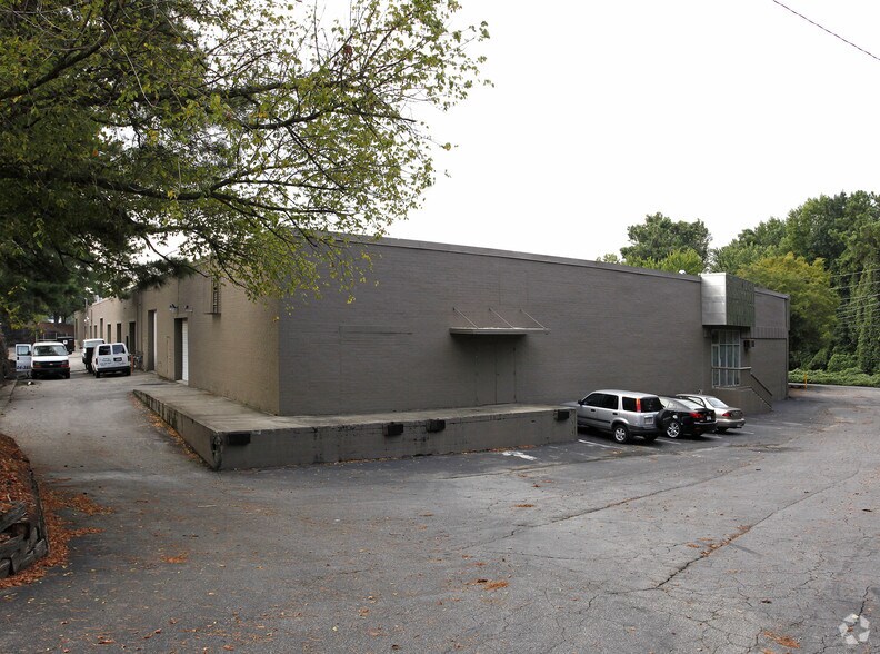 More Photos Of 2135 Defoor Hills Rd NW, Atlanta Light Distribution For Lease