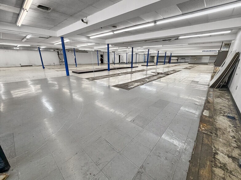 More Photos Of 425 Camden Rd, Huntington Drugstore For Sale