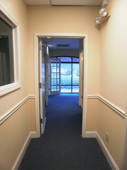 More Photos Of 1950 N Park Pl, Atlanta Office For Sale