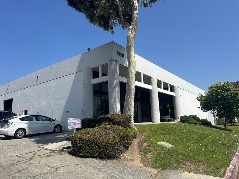 More Photos Of 1315 S Johnson Dr, City of Industry Warehouse For Lease