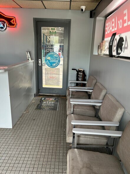 More Photos Of 13917 S Torrence Ave, Burnham Auto Repair For Sale