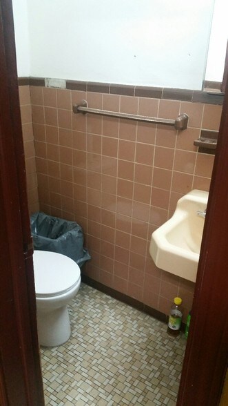 More Photos Of 278 Wyckoff Ave, Brooklyn Storefront Retail Residential For Lease