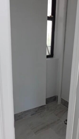 More Photos Of 3208 31st St, Astoria Apartments For Lease
