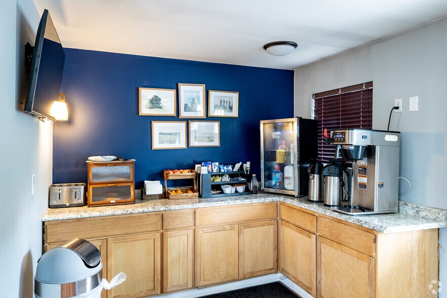 More Photos Of 1399 Main Road, Riverhead Hotel For Sale