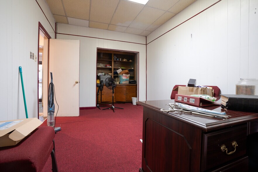 More Photos Of 1105-1107 N Broadway, Baltimore Specialty For Sale