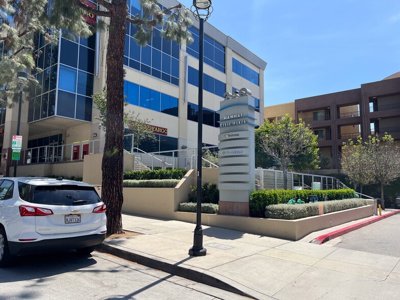 More Photos Of 250 E Olive Ave, Burbank Loft Creative Space For Lease