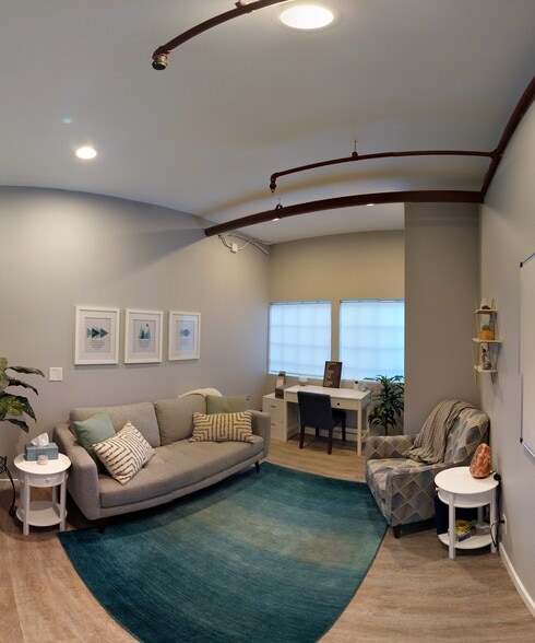 More Photos Of 11712 Moorpark St, Studio City Loft Creative Space For Lease