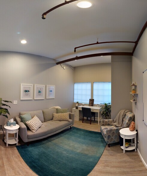 More Photos Of 11712 Moorpark St, Studio City Loft Creative Space For Lease