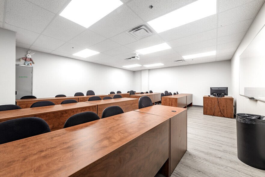 More Photos Of 1265 Rue Berri, Montréal Office For Lease