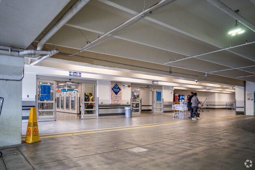 More Photos Of 700 Keeaumoku St, Honolulu Freestanding For Lease