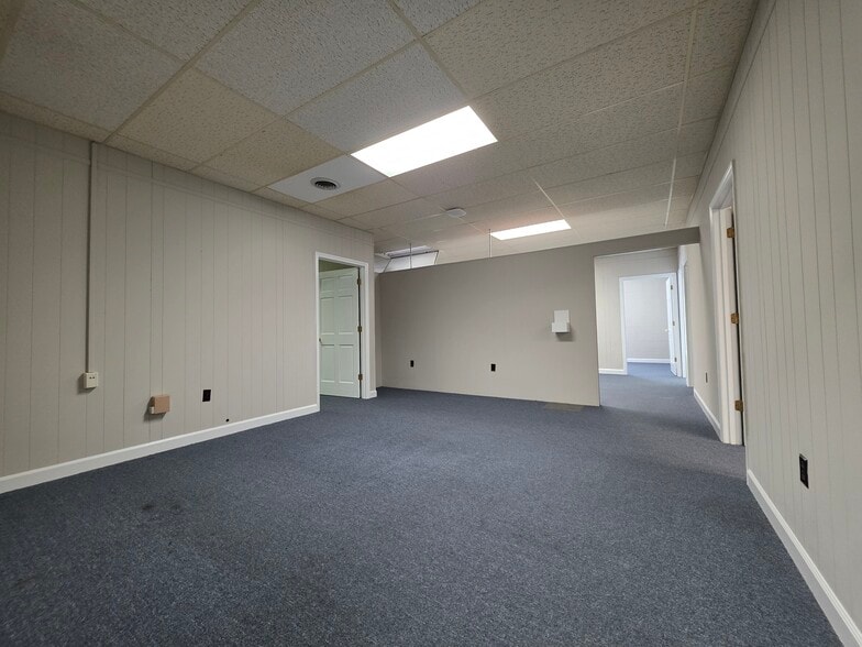 More Photos Of 404 St Andrews Dr, Greenville Office For Lease