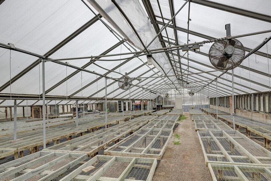 More Photos Of 103 E 9th St, Lamar Specialty For Sale