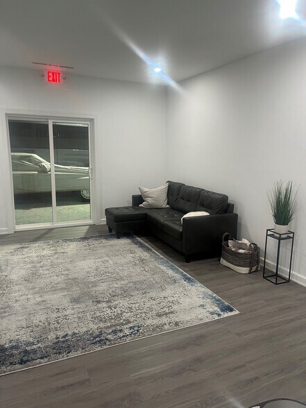 More Photos Of 3209 Van Buren Ave, Naples Manufacturing For Sale