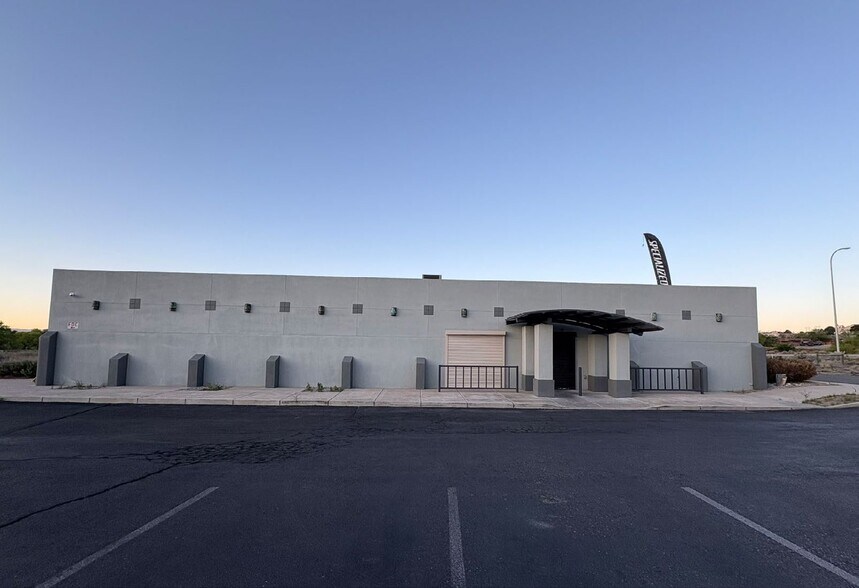 More Photos Of 6624 Caminito Coors NW, Albuquerque Freestanding For Sale