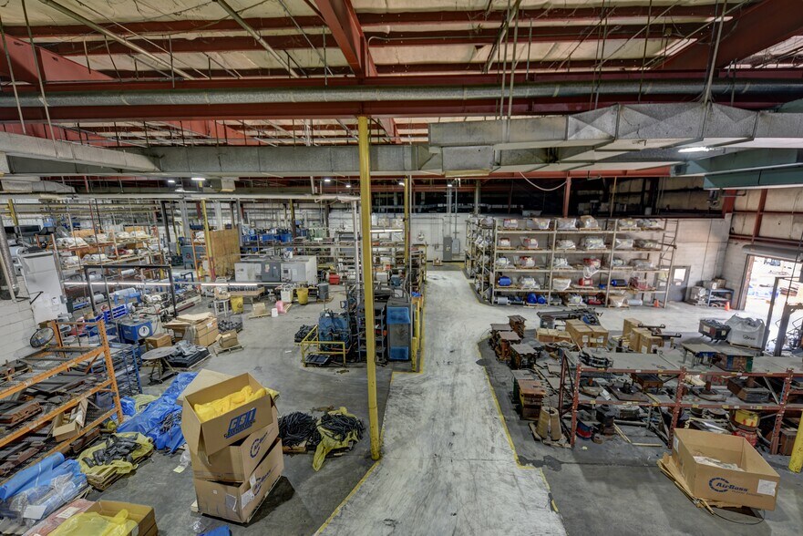 More Photos Of 1901 Longwood Dr, Brenham Manufacturing For Sale