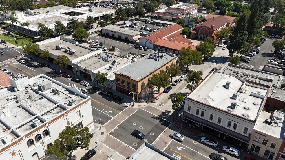 More Photos Of 200 E Chapman Ave, Orange Storefront Retail Office For Lease
