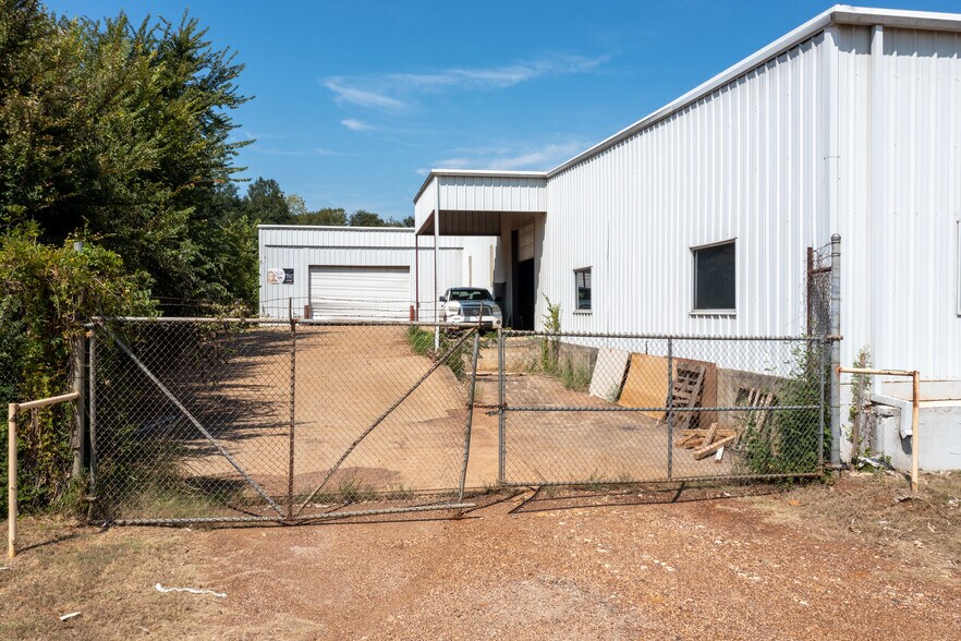 More Photos Of 440 Frankston St, Jacksonville Warehouse For Sale