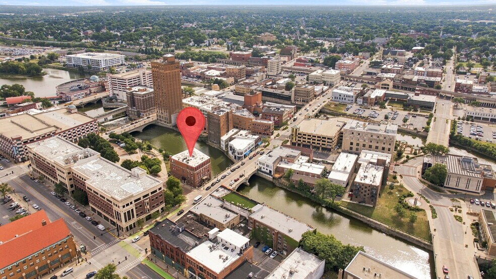More Photos Of 31 W Downer Pl, Aurora Office For Sale