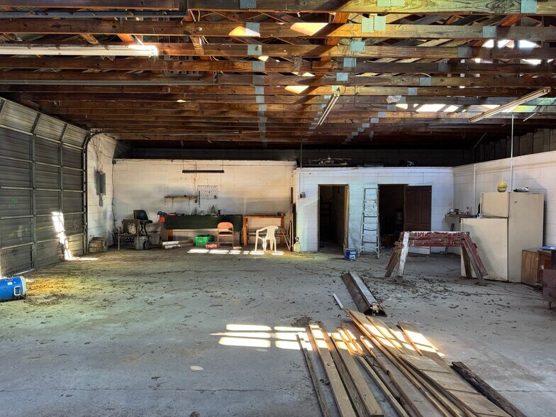 More Photos Of 183 Main St, Toomsboro Auto Repair For Sale