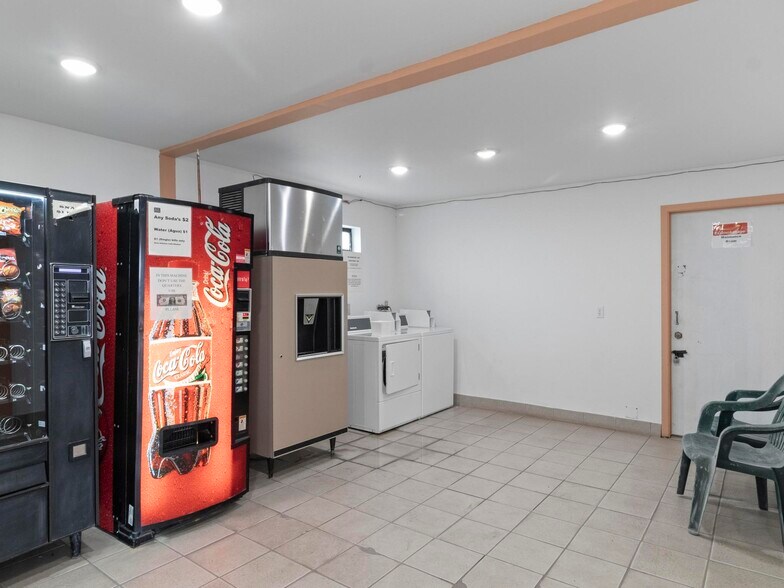 More Photos Of 175 E Center St, Panguitch Hotel For Sale