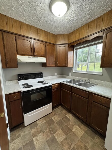 More Photos Of 5031 W Pea Ridge Rd, Huntington Apartments For Sale