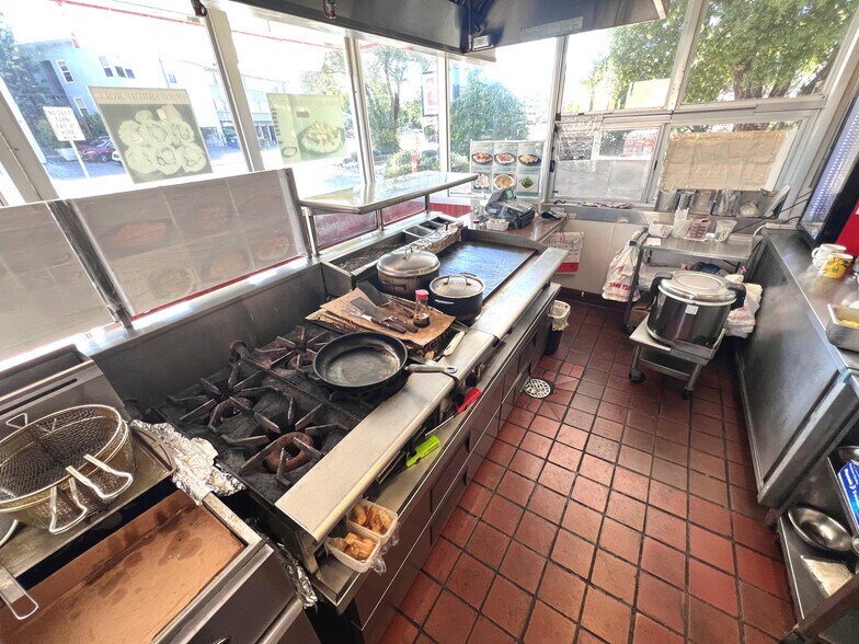 More Photos Of 830 Sir Francis Drake Blvd, San Anselmo Fast Food For Sale