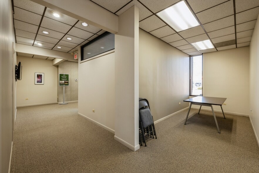 More Photos Of 8233 S Harlem Ave, Bridgeview Medical For Lease