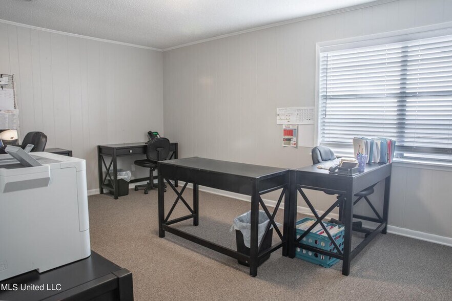 More Photos Of 1966 Popps Ferry Rd, Biloxi Office For Sale