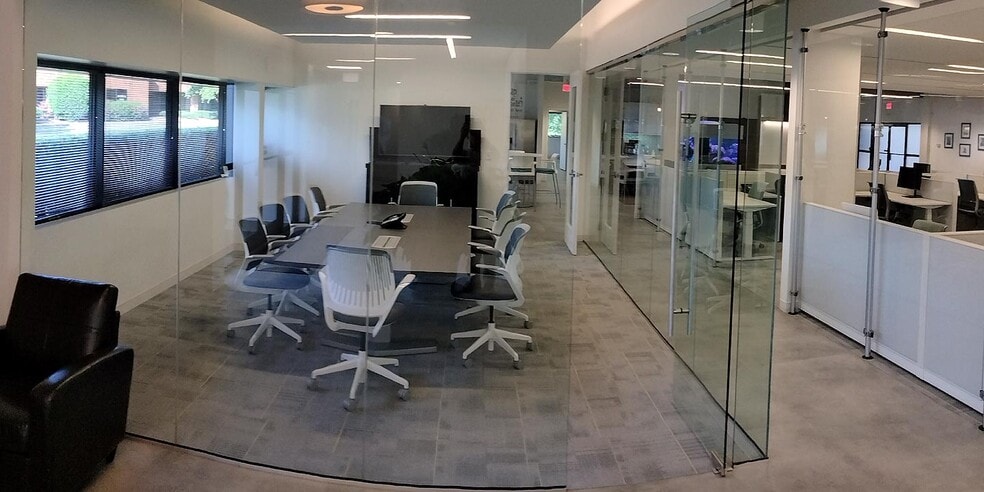 More Photos Of 421 Minuet Ln, Charlotte Office For Lease